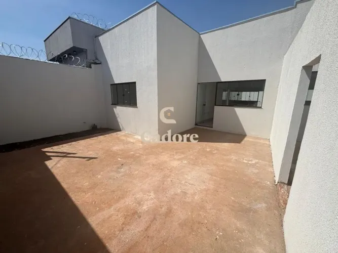Casa à venda no Fruta do Conde com 3/4 sendo 01 suíte e 03 vagas de garagem