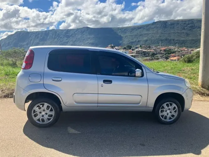 Fiat Uno Vivace Celeb. 1.0 EVO F.flex 8V 5P 2012