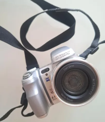 Câmera Sony Cyber-shot DSC-H9 usada