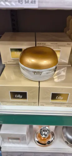 Creme lily