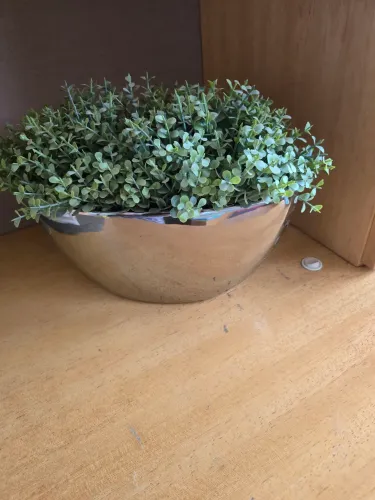 Arranjo artificial com vaso prata 30x21 cms