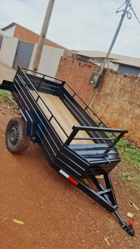 Vendo carretinha 1.20 por 2.20 com baú