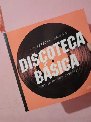 Livro Discoteca Básica - guia essencial pra quem tá iniciando sua coleção de CDs Lps Vinil