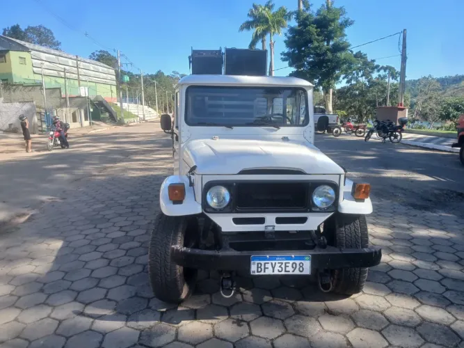 Toyota Band.Picape CD 2P Chassi Longo Diesel 1988