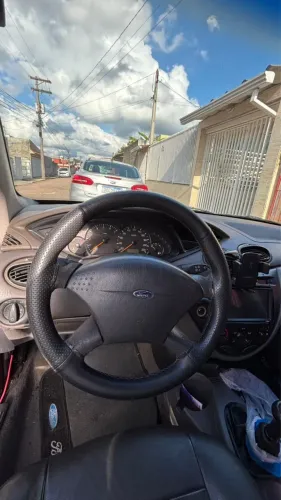 Ford Focus 1.8 16V 5P 2002