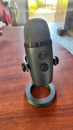 Microfone Condensador Usb Blue Yeti Nano - Cinza Cor Shadow grey