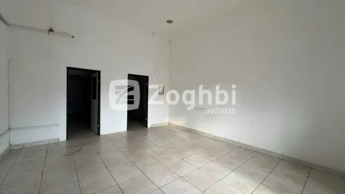 Excelente Sala Comercial Térrea com Mezanino na Rua Tenreiro Aranha