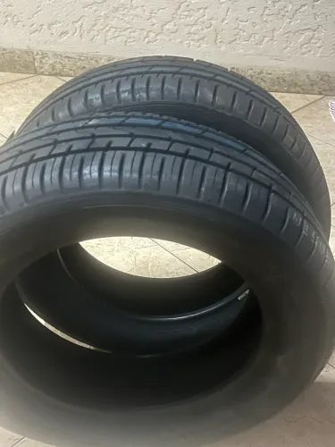 Pneus novos original 185/60/15 não remold oportunidade 