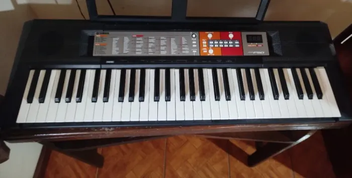Teclado Yamara