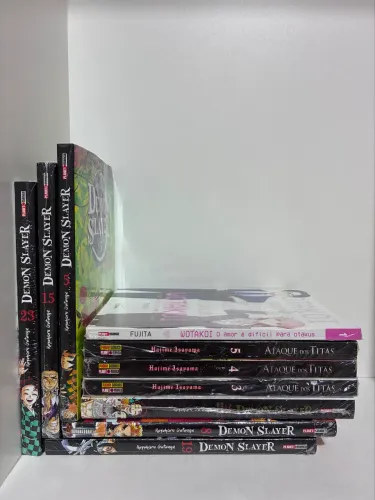 Mangás Novos (Lacrados) - Diversos Volumes | Demon Slayer e Wotakoi