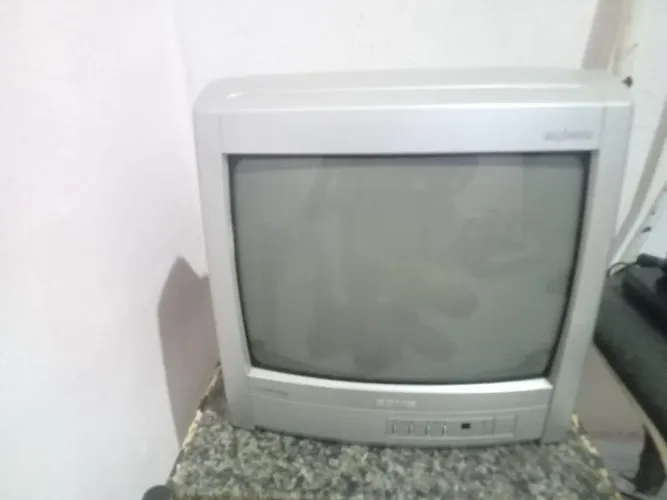 Tv tubo 14 polegadas com defeito 