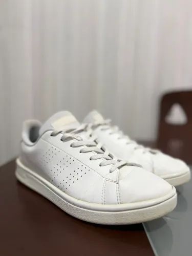 Tênis Adidas Advantage Base feminino