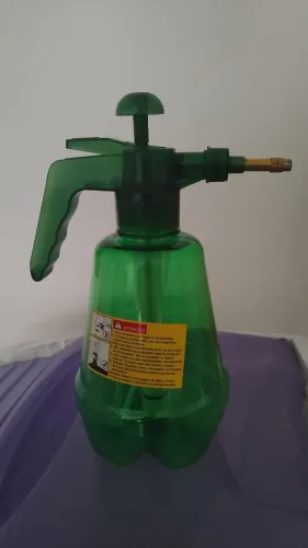 Maquina de passar veneno manual