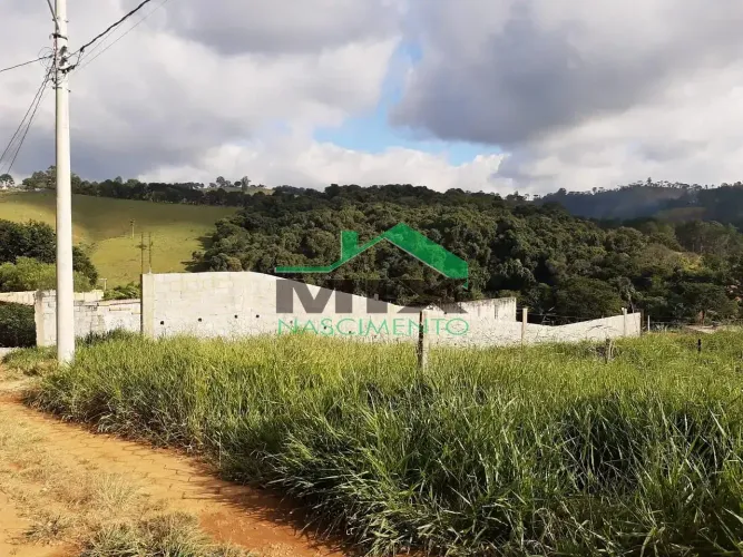 Terreno 8,40x32m Já Murado Aceita Carro, Ótima Oportunidade para Construir ou Investir!