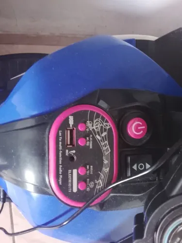 Moto elétrica infantil