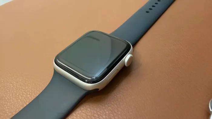 ? Apple Watch 44 mm + Kit de Pulseiras - Excelente Estado