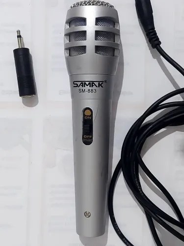 Microfone de Mão Com Fio SAMAK- SM 883 Dynamic
