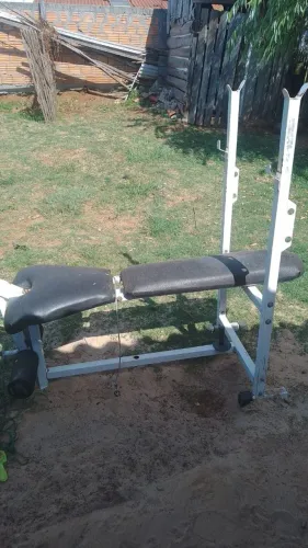 Mesa para fazer peito , acompanha a barra