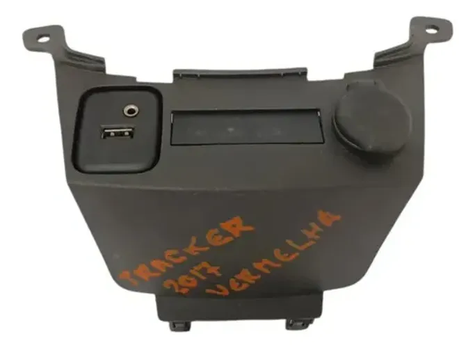 Entrada Usb/auxiliar Tracker 2017 A 2019