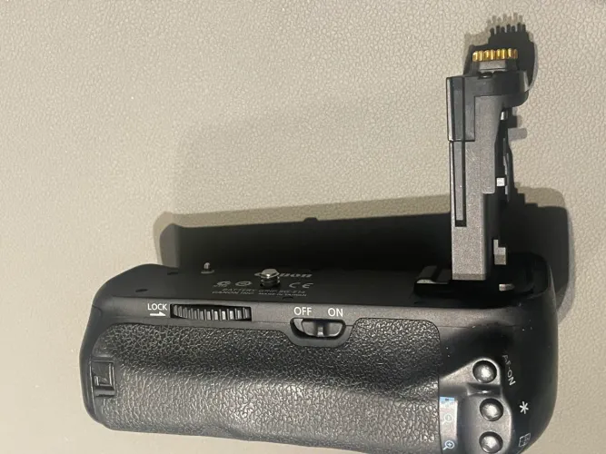 Battery grip canon 70d