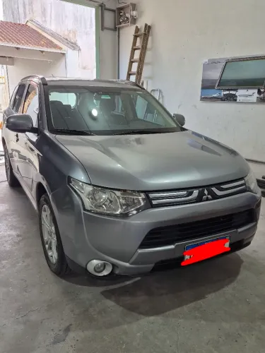 Mitsubishi Outlander 2.0 16V 160cv Aut. 2014
