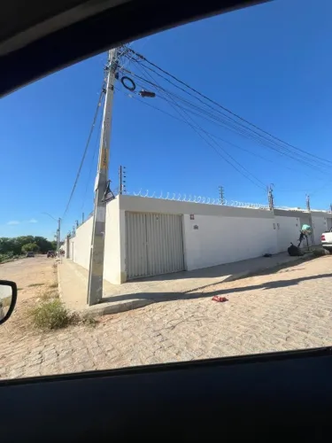 Casa à venda no bairro Santa Bárbara, em Petrolina.
