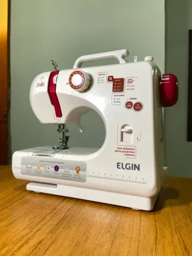 Máquina de Costura Elgin