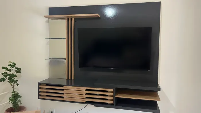 Painel para TV moderno - R$ 650,00