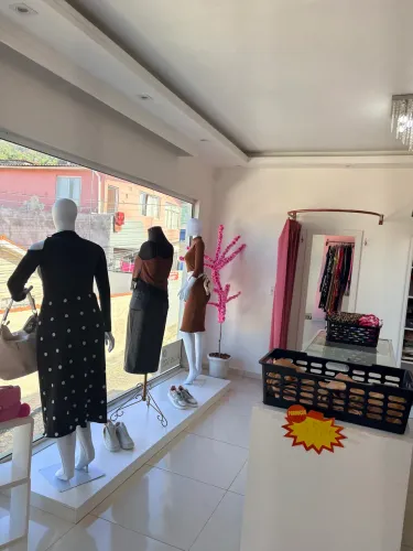 Vendo loja de roupas feminina 