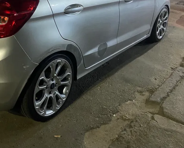 Vendo rodas e pneus novos r17 4x108