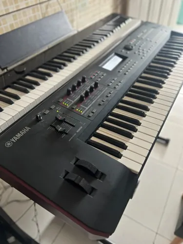 Teclado Yamaha MoxF6 - Impecável (único dono)