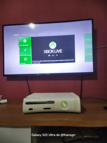 XBOX 360 Arcade (branco) com detalhes