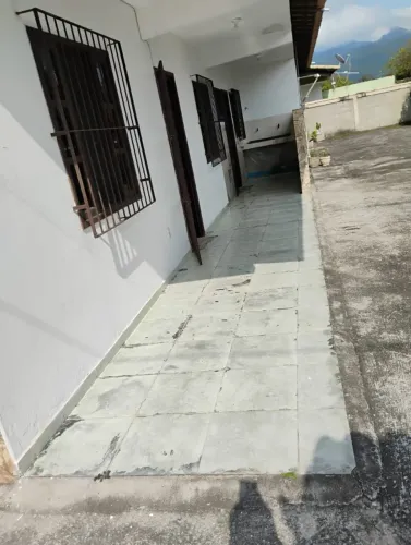 Aluguel Casa em Barra de São João, 01 Quarto - Vaga de garagem
