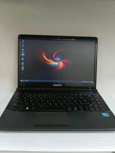 Notebook Samsung core i3, memória de 4gb, HD de 500gb, windows 10