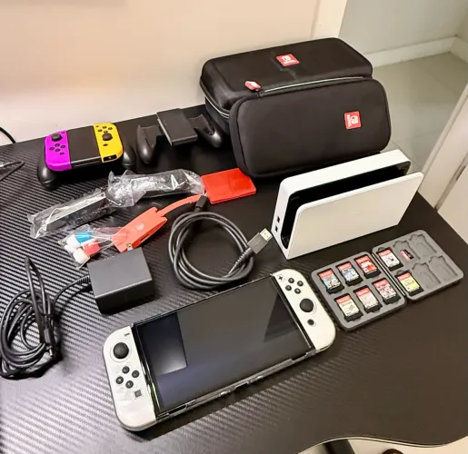 Nintendo Switch COMPLETÃO - 8 Jogos + 2 Pares Joy-Con + 128GB + Acessórios