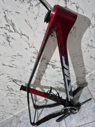 Quadro TSW Carbono muito leve e resistente