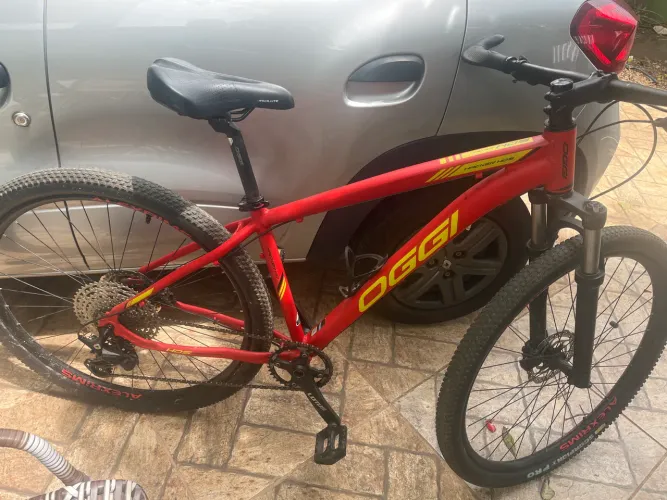 Bicicleta Oggi 17 relação Shimano Deore 11 velocidade 