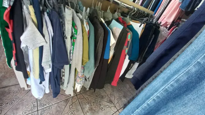Vendo lote completo  pra brechó 