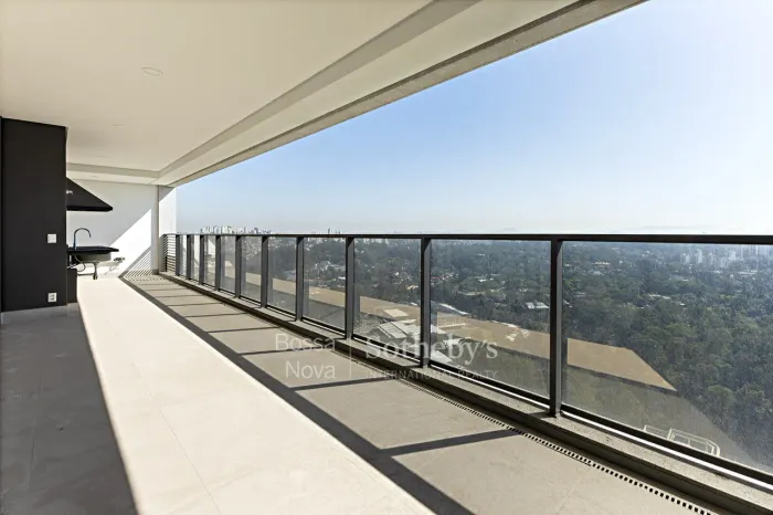 Apartamento com três suítes e vista aberta no Parque Global