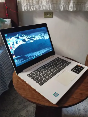 Notebook Lenovo, processador Intel i5 de 7° gen, ,com SSD Ideal para trabalho