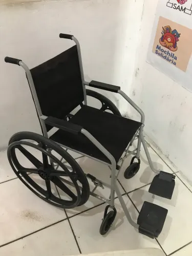 Cadeira de Rodas dobrável