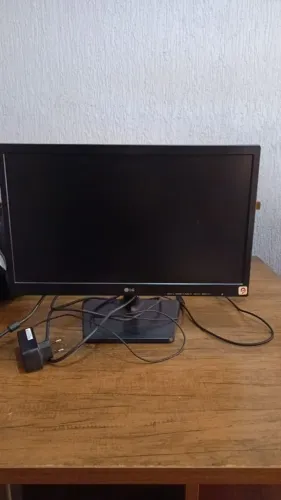 Monitor LG 19,5" usado