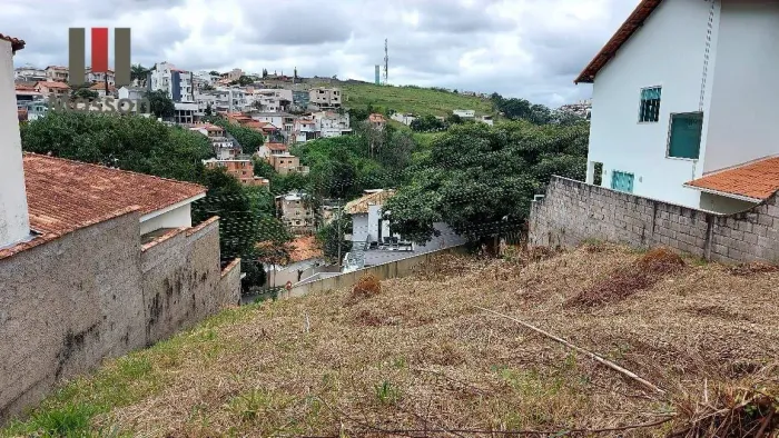 Terreno à venda, 360 m² por R$ 209.000,00 - Alto dos Pinheiros - Juiz de Fora/MG