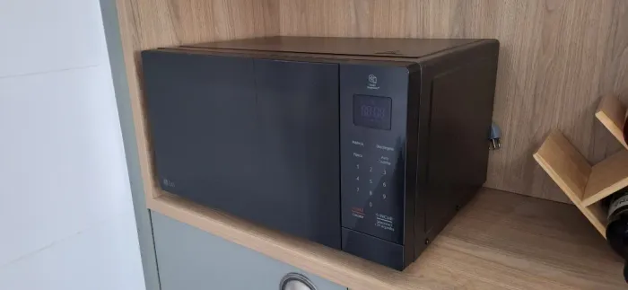Microondas 30 litros preto