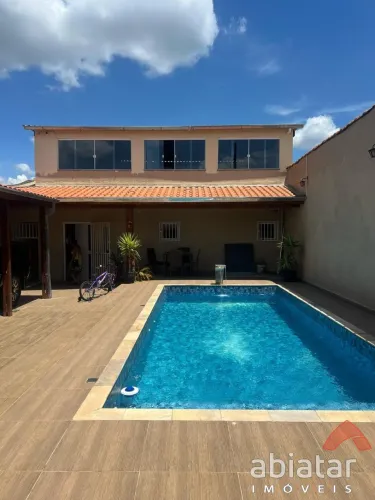 Casa com 2 Quartos, Piscina, Área Gourmet e Espaço Extra próximo à BR