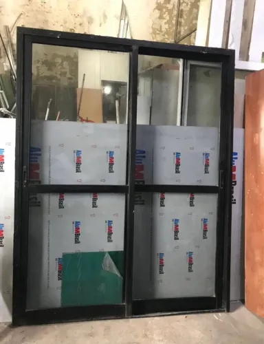 Porta de alumínio 2 folhas
