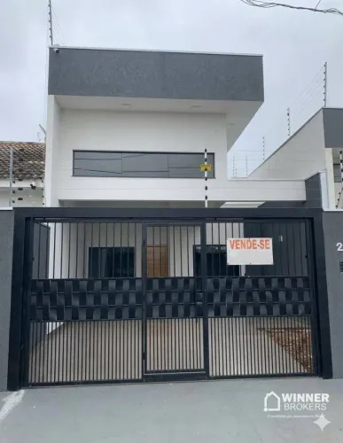 CASA COM 3 DORMITORIOS 2 vagas 2 banheiros