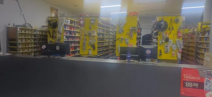 Venda de Peças e prateleiras Balcão e computador para auto peças...