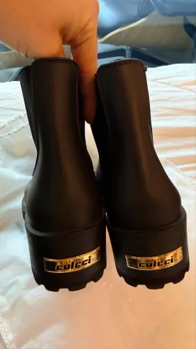 Bota Colcci preta TAM 37 emborrachada