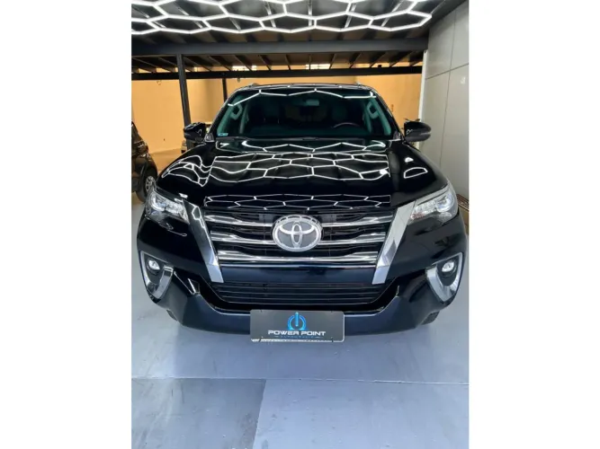 Toyota Hilux SW4 4X4 2.8 Diesel 2019